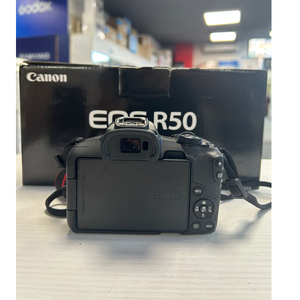 Canon EOS R50 + RF-S 18-45 F4.5/6.3 + RF-S 55-210 F5-7.1 Seminuova Canon EOS R50 + RF-S 18-45 F4.5/6.3 + RF-S 55-210 F5-7.1 Seminuova